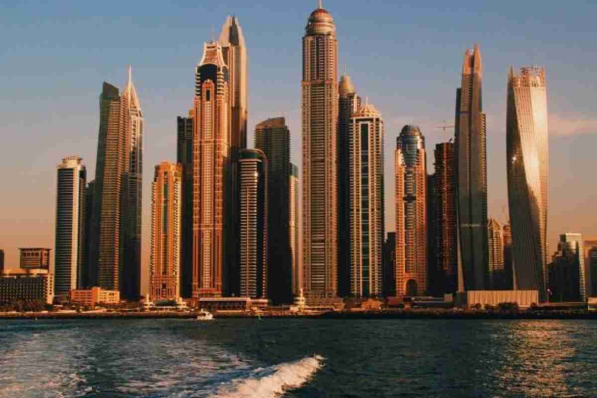 Avoid These Common Mistakes When Choosing Free Zone vs Mainland in Dubai